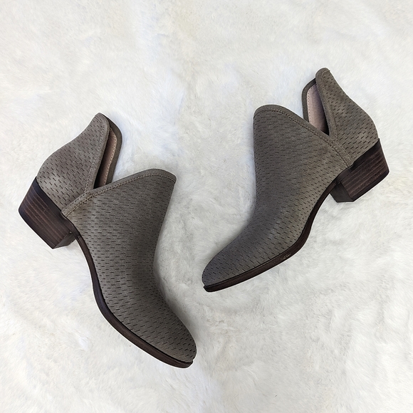 Lucky Brand Perforated Suede Block Heel Booties Size 9.5 - Picture 6 of 7